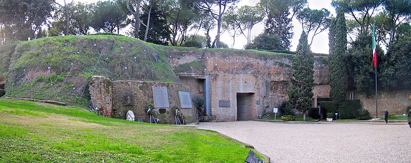 File:Roma-fosseardeatine6.jpg