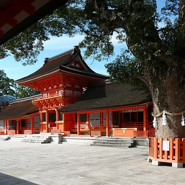 File:Usa Shrine (Nanchūrōmon).jpg