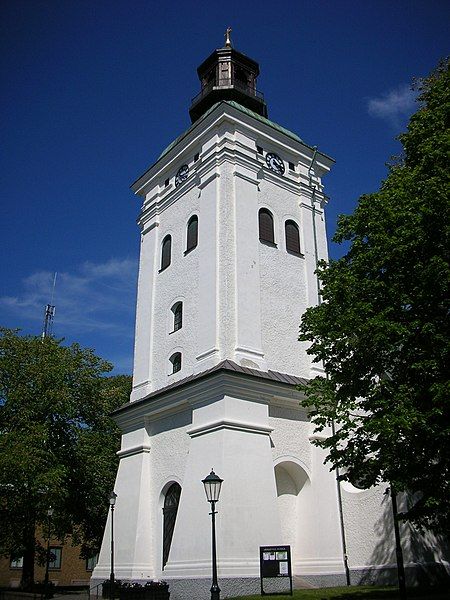 File:Varbergs kyrka.jpg