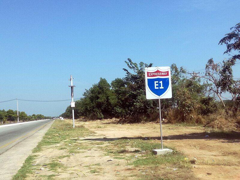 File:YGN-MDY Expressway Sign.jpg