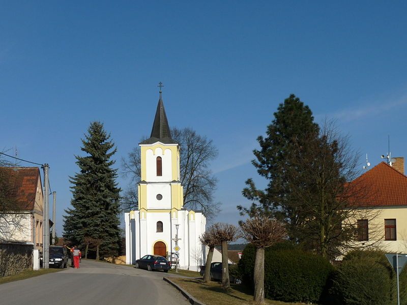 File:Řípec, church 02.jpg