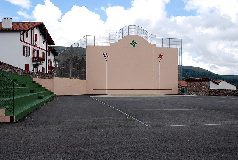 File:Anhaux Fronton.JPG