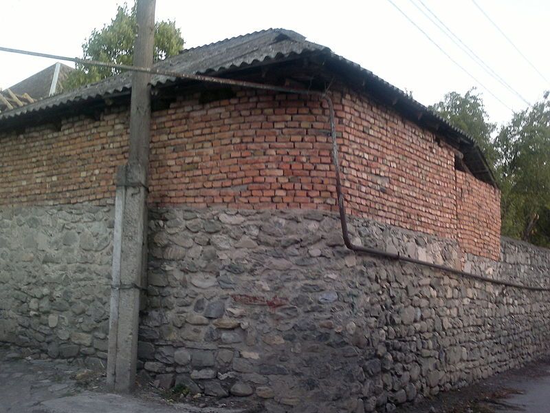 File:Gedek Minaret's Mosque.jpg