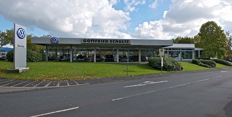 File:Gottfried Schultz dealership.jpg