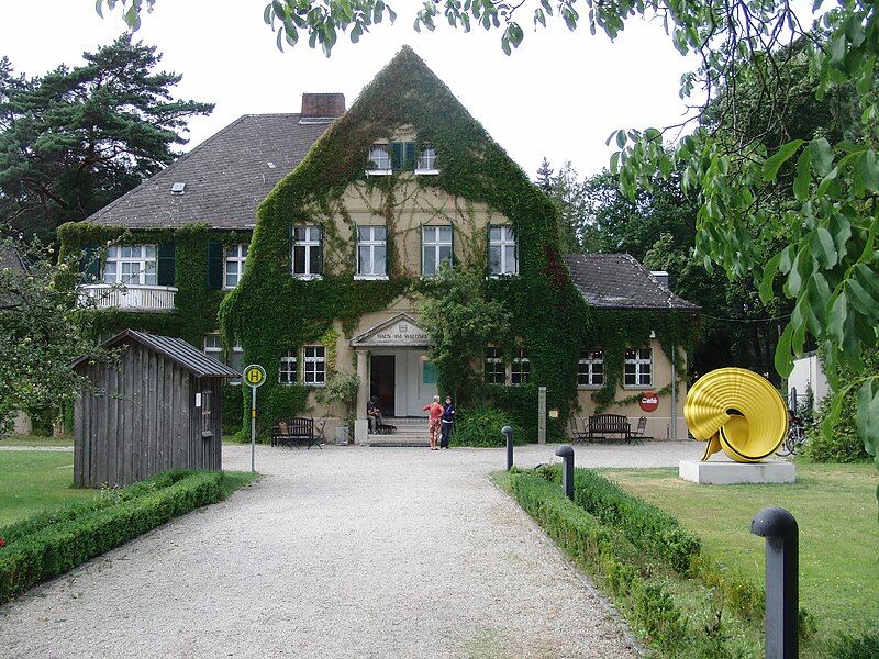 File:Haus am Waldsee,Berlin.JPG