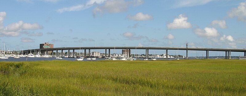 File:James Island Expressway.JPG