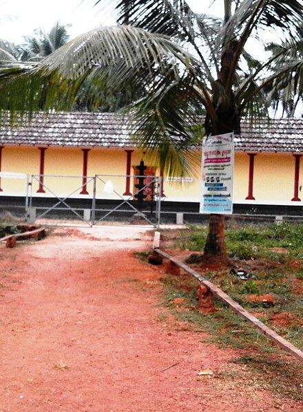 File:Krishna Temple Perumanna.jpg