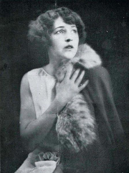 File:MaryNewcomb-1923.jpg