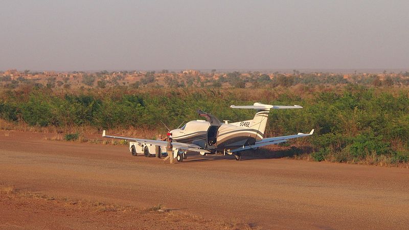 File:Pilatus U-28 Niamey.jpg