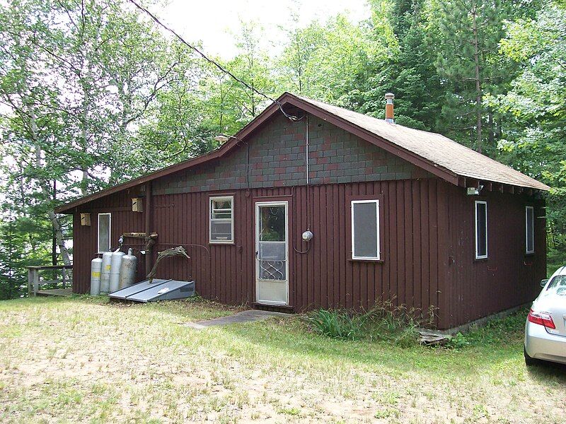 File:Rasey cabin.JPG