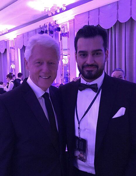 File:SaeedAlNazari-Billclinton.jpg