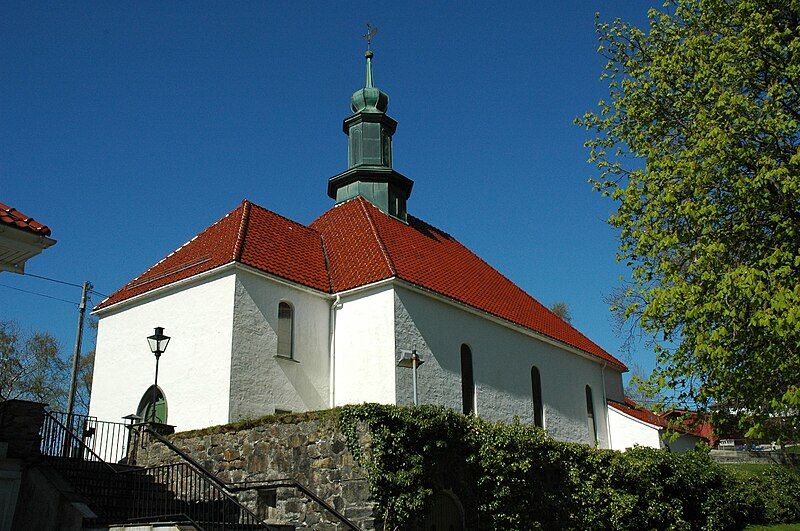 File:Salhus kirke.jpg