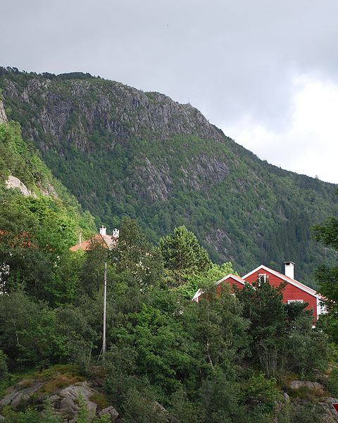 File:Sandviksfjellet.JPG