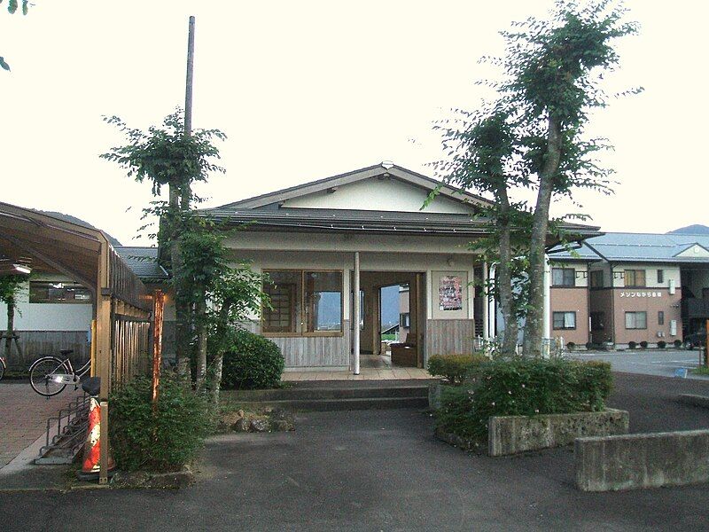 File:Tokunagastn.JPG