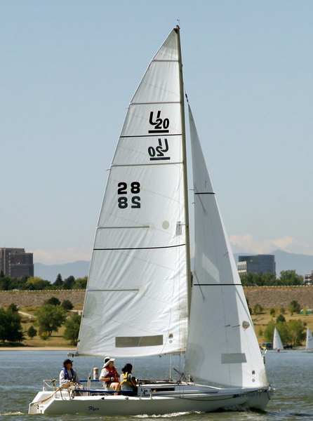 File:Ultimate 20 sailboat.png