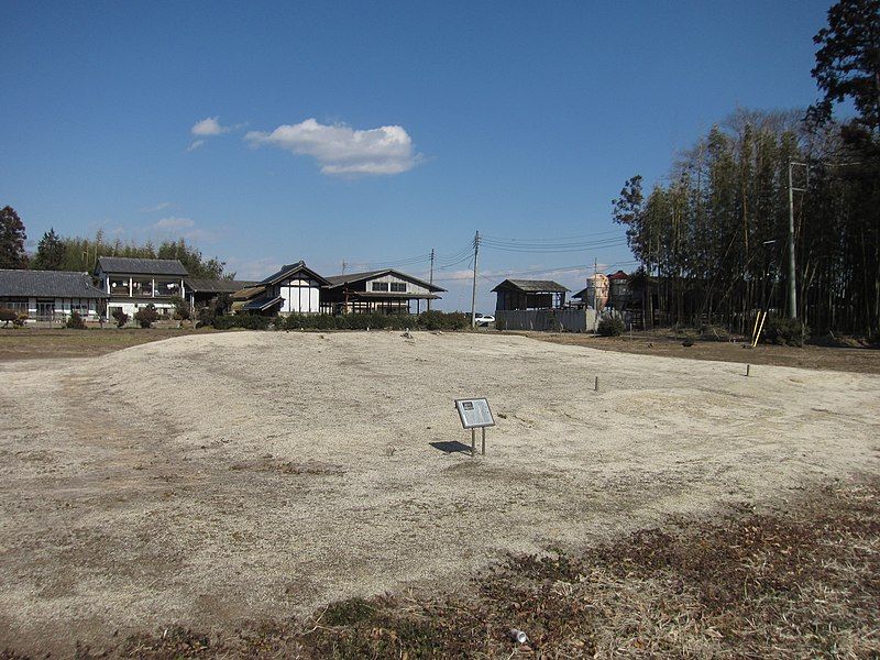 File:下野薬師寺 塔跡.JPG