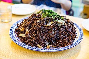 Yakisoba with aonori powder