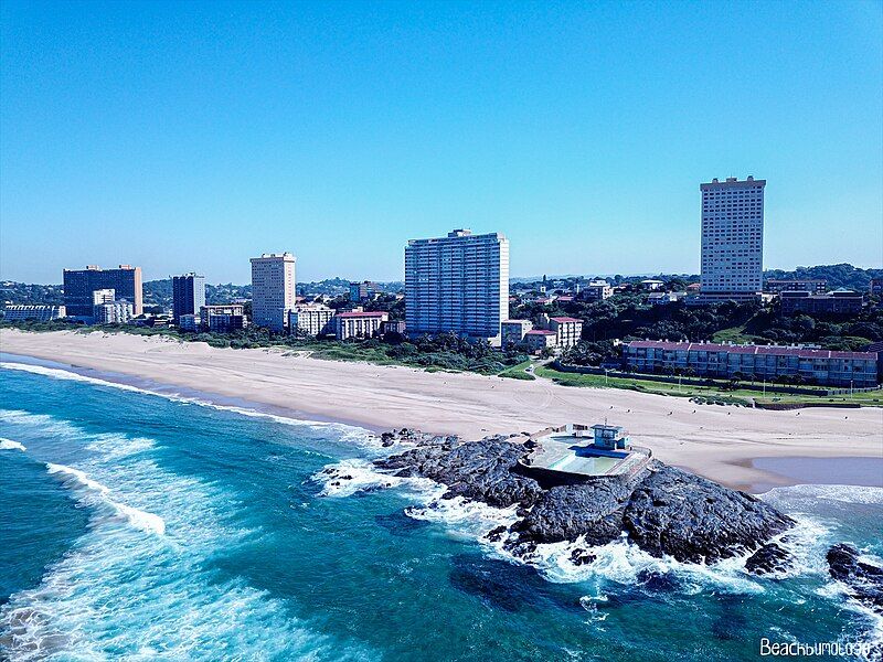 File:Amanzimtoti Main Beach.jpg