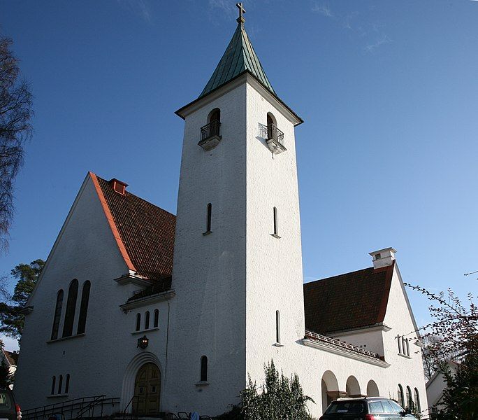 File:Bekkelaget kirke 20081026-3.jpg