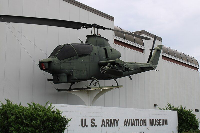 File:Bell AH-1S-BF (8-22-2022).jpg