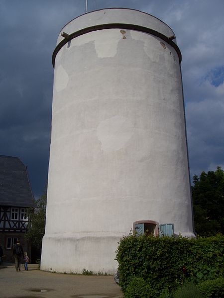 File:Bergfried Veste Otzberg.jpg