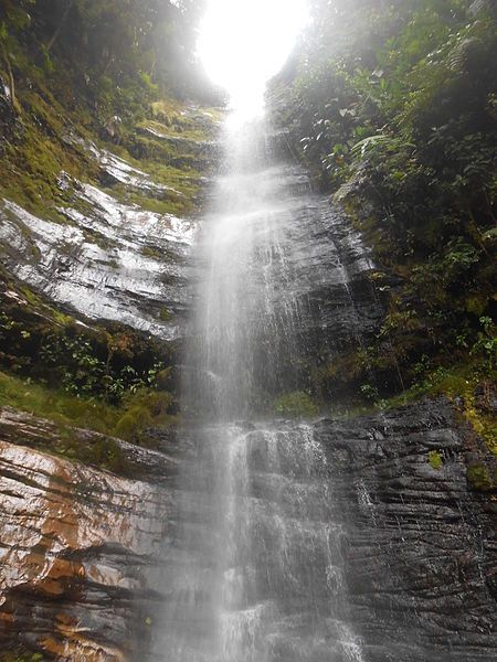 File:CASCADA LAS TINAJAS.JPG