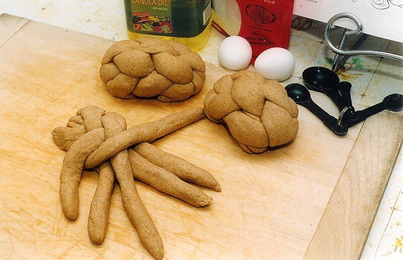 File:Challah Braiding.jpg