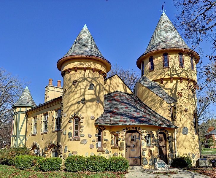 File:Curwood Castle.jpg