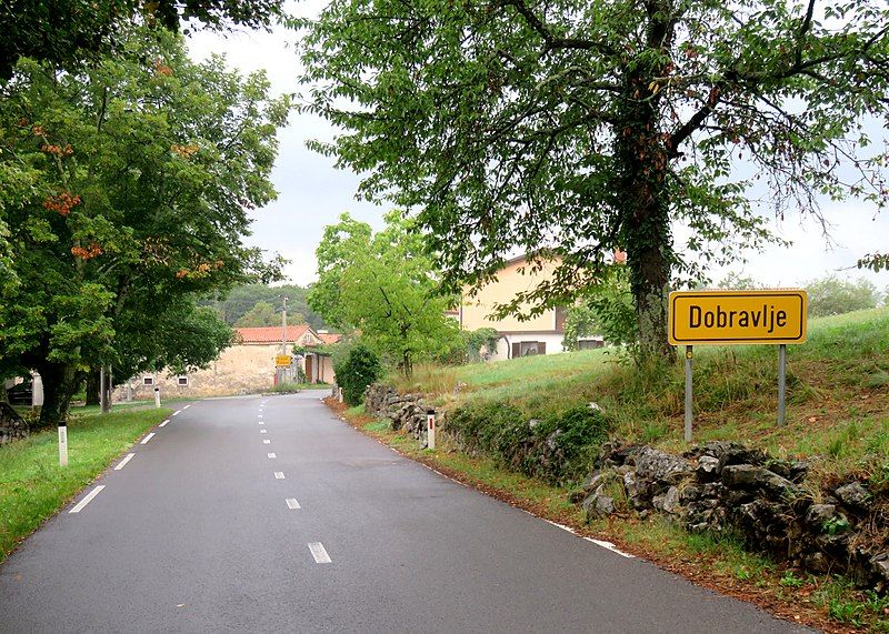 File:Dobravlje Sezana Slovenia.jpg