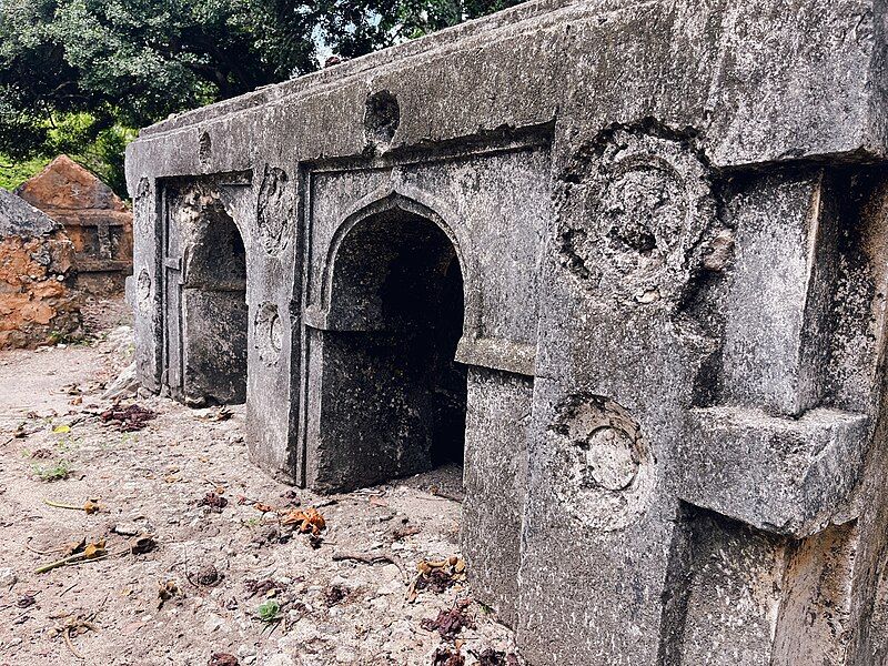 File:Kunduchi Ruins 4.jpg