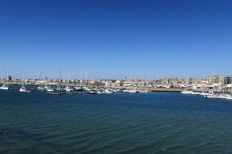 File:MarinaPovoaPortugal.jpg