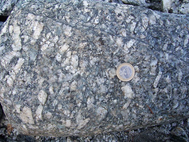 File:Montblanc granite phenocrysts.JPG