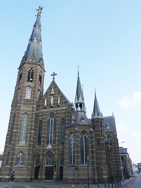 File:Paterskerk (Eindhoven) P1020005copy.jpg