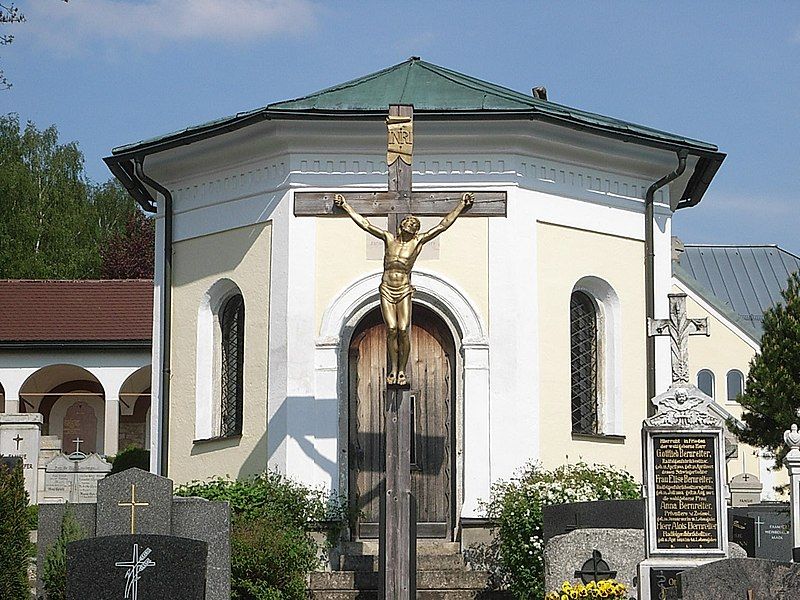 File:Poschinger-Mausoleum.jpg