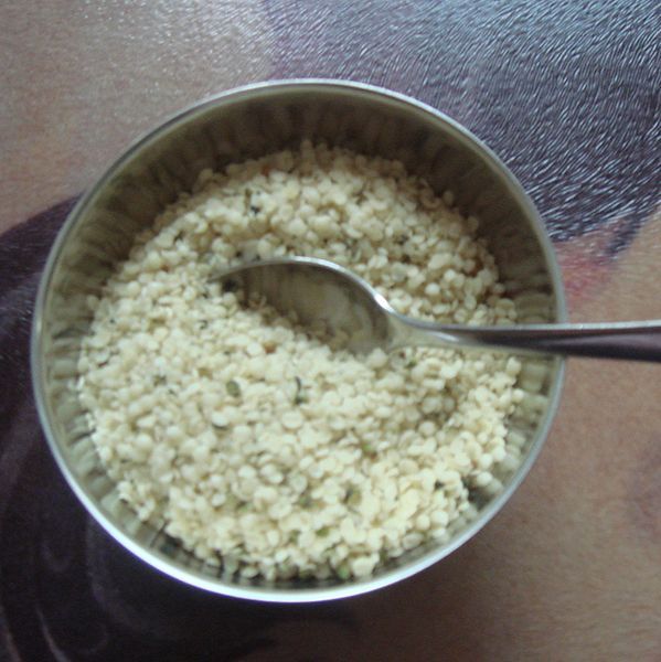 File:Shelled hemp seeds.jpg