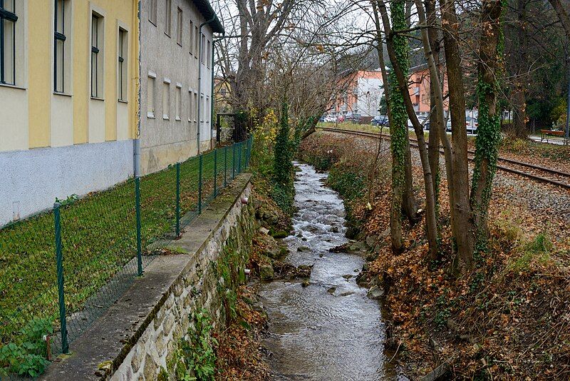 File:Sonnbergstraße Dürre Liesing.JPG