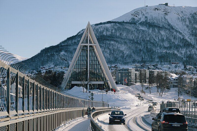 File:Tromsdalen Church.jpg