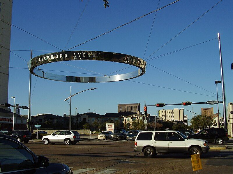 File:UptownHoustonIntersection.JPG