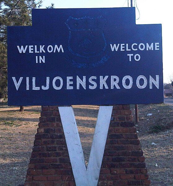 File:Viljoenskroon.jpg