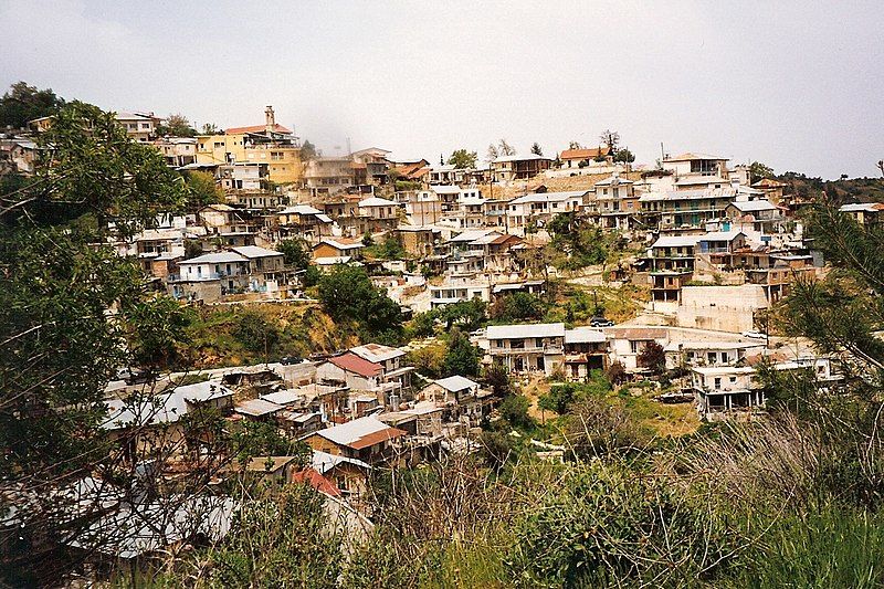 File:Yerakies, Troodos, Zypern.jpg