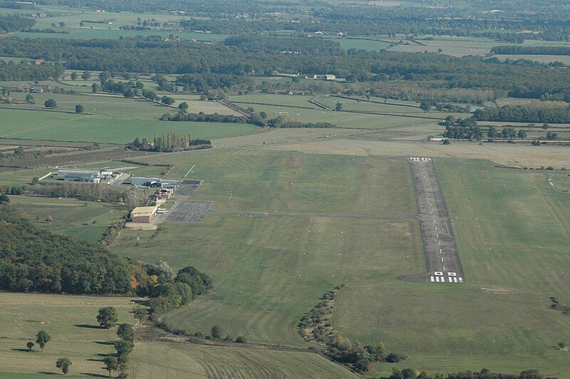 File:Aérodrome Moulins-Montbeugny 01.jpg