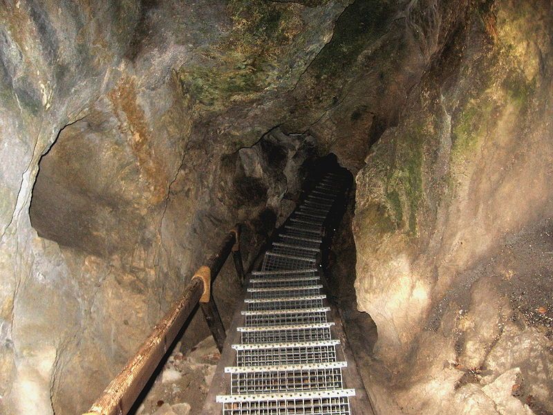 File:Alland-cave4.jpg