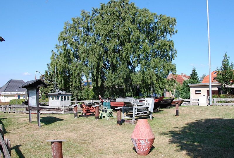 File:Baabe Mönchguter Küstenfischermuseum.jpg