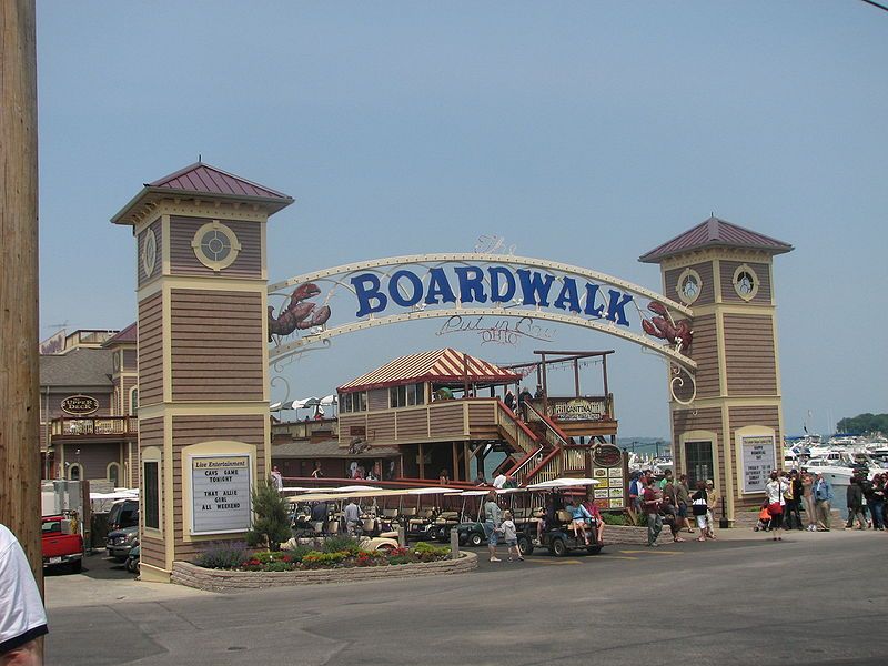 File:Boardwalk in Put-in-Bay.jpg