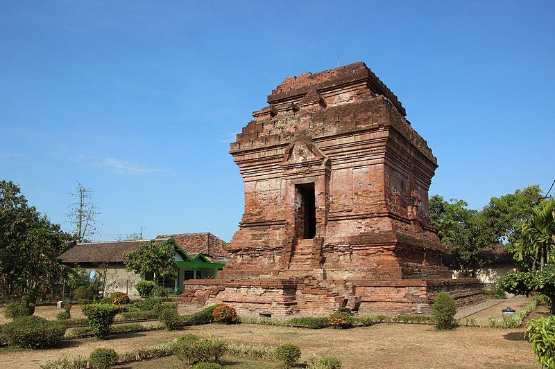 File:Candi Pari 1.jpg