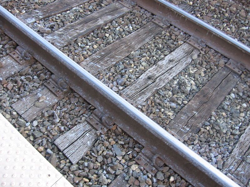 File:Elkins Park Tracks.JPG