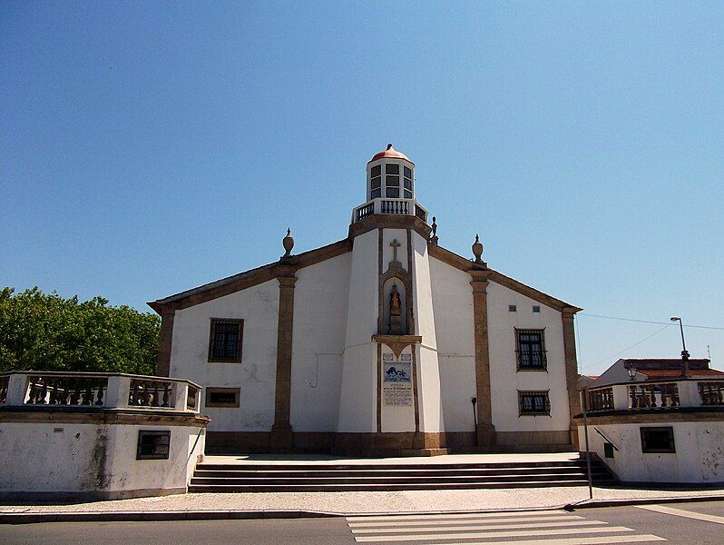 File:Igreja Lapa frontal.JPG