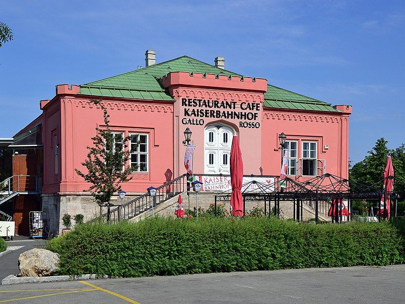 File:Kaiserbahnhof Laxenburg.jpg