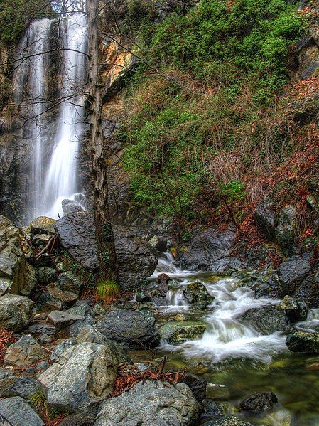 File:Kalidonia Waterfalls.jpg