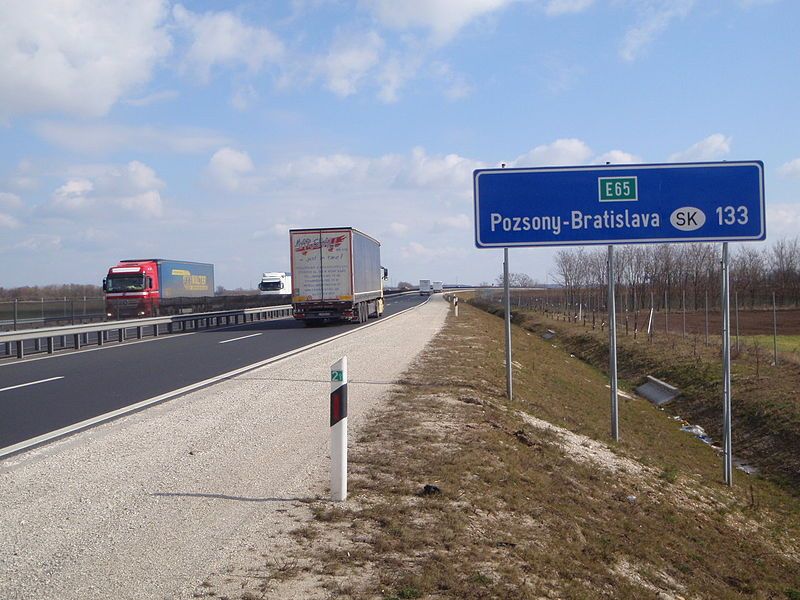 File:M86 Szombathely Pozsony.JPG